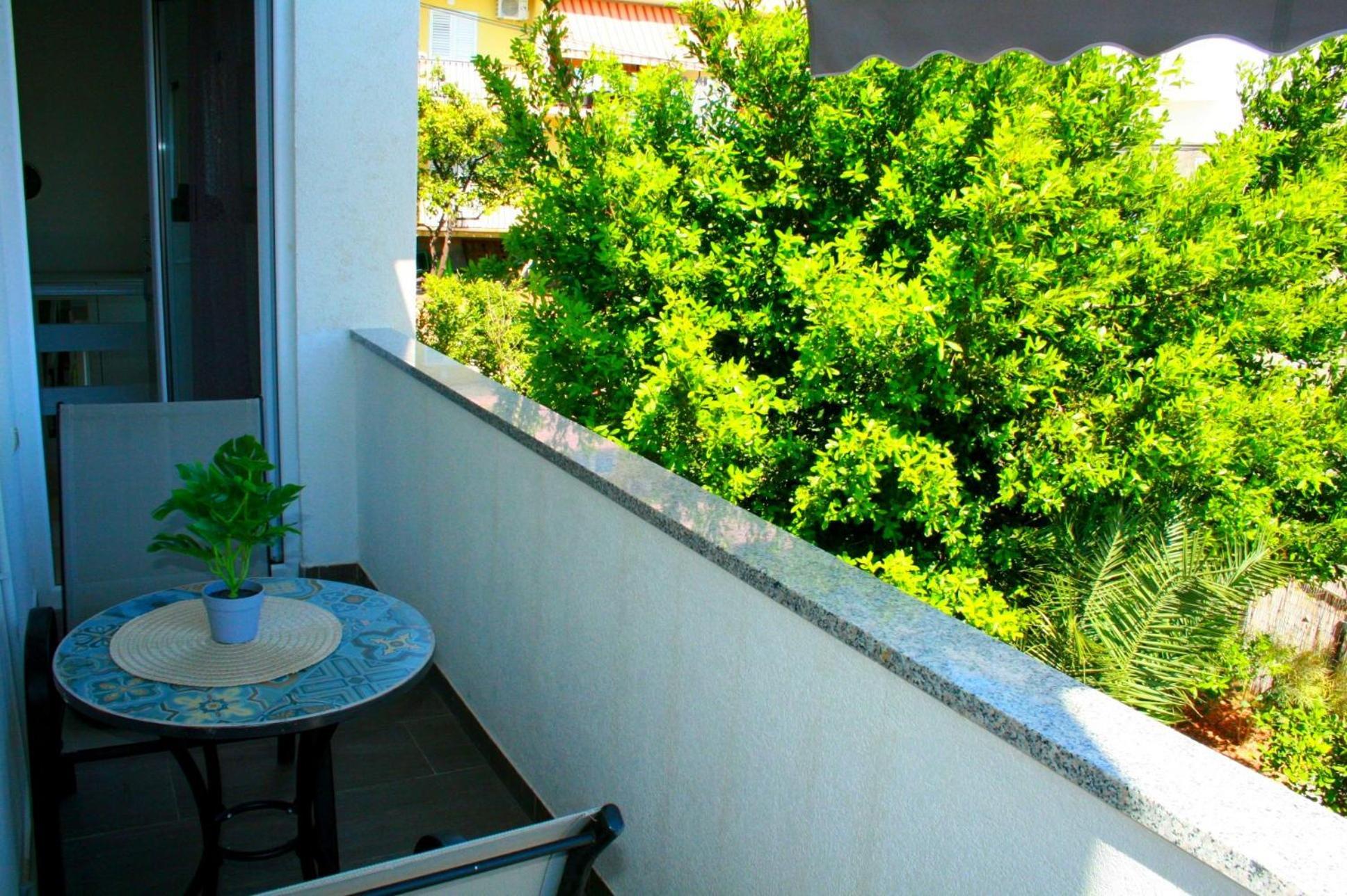 19 * Makarska