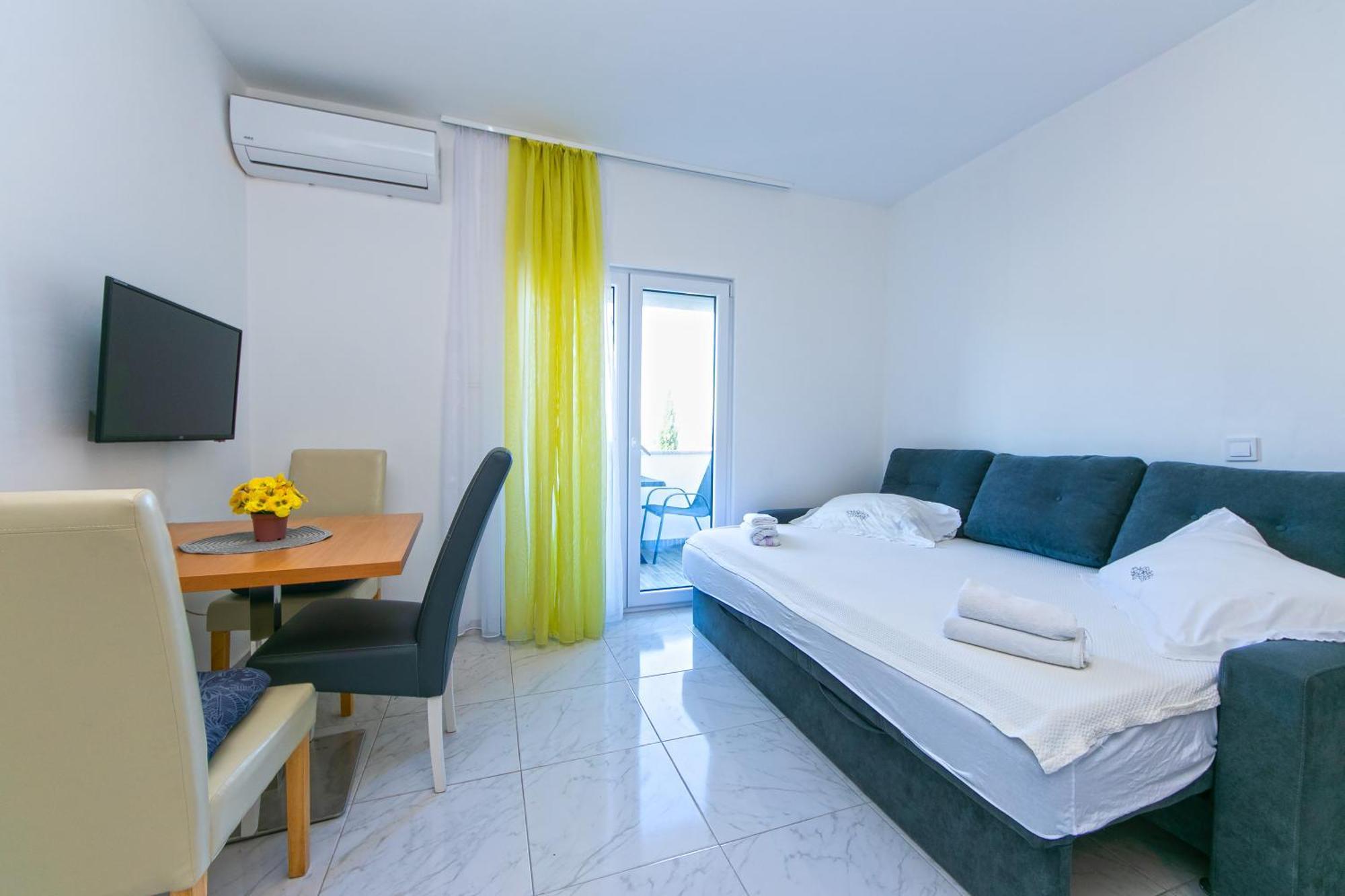 19 * Makarska